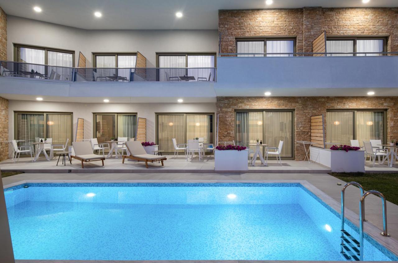 Imagine Luxury Suites Nikiti  Ngoại thất bức ảnh