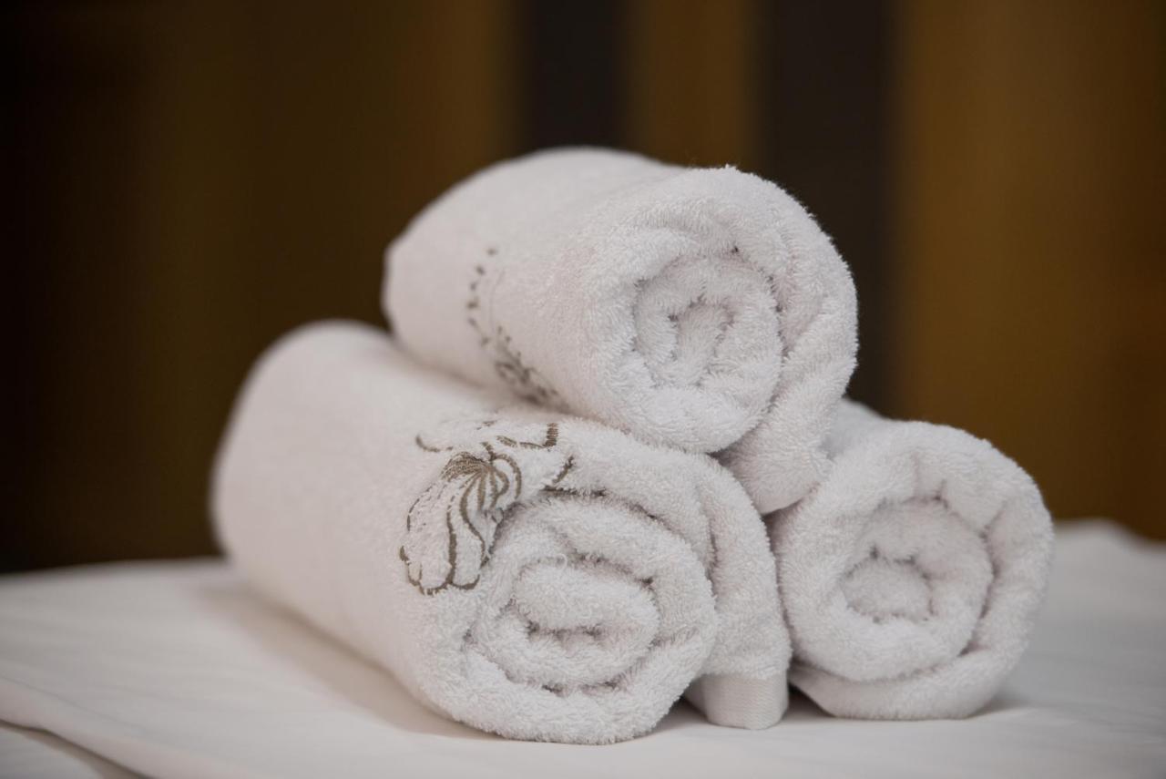 Imagine Luxury Suites Nikiti  Ngoại thất bức ảnh