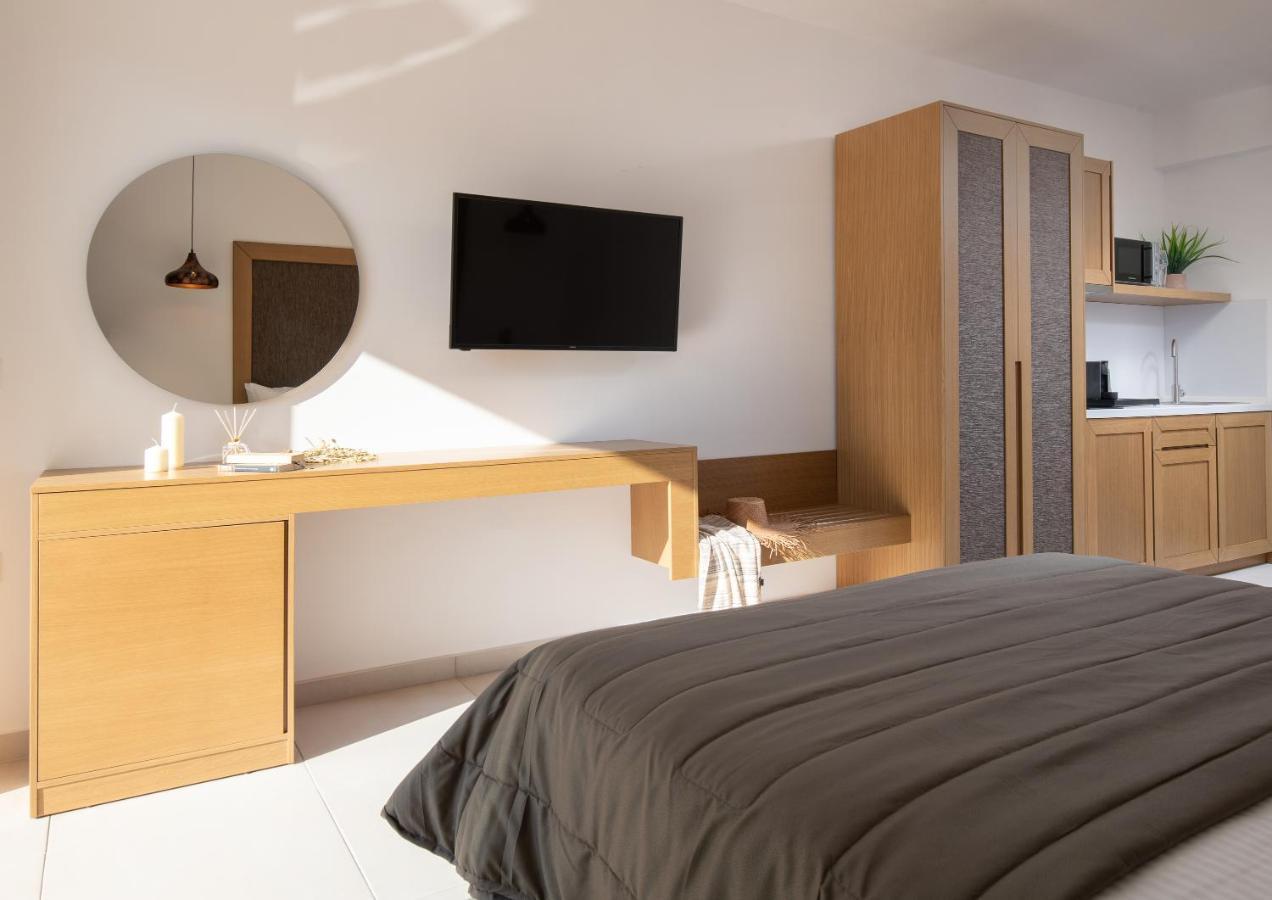 Imagine Luxury Suites Nikiti  Ngoại thất bức ảnh